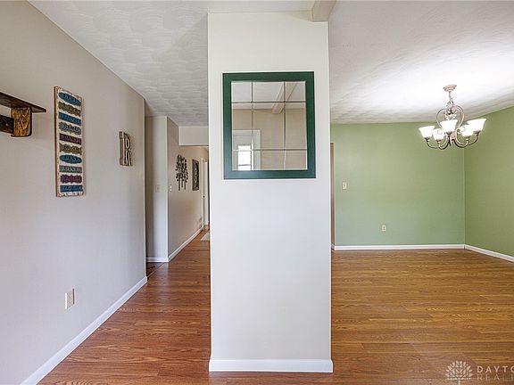 5th image of 281 Scott Dr