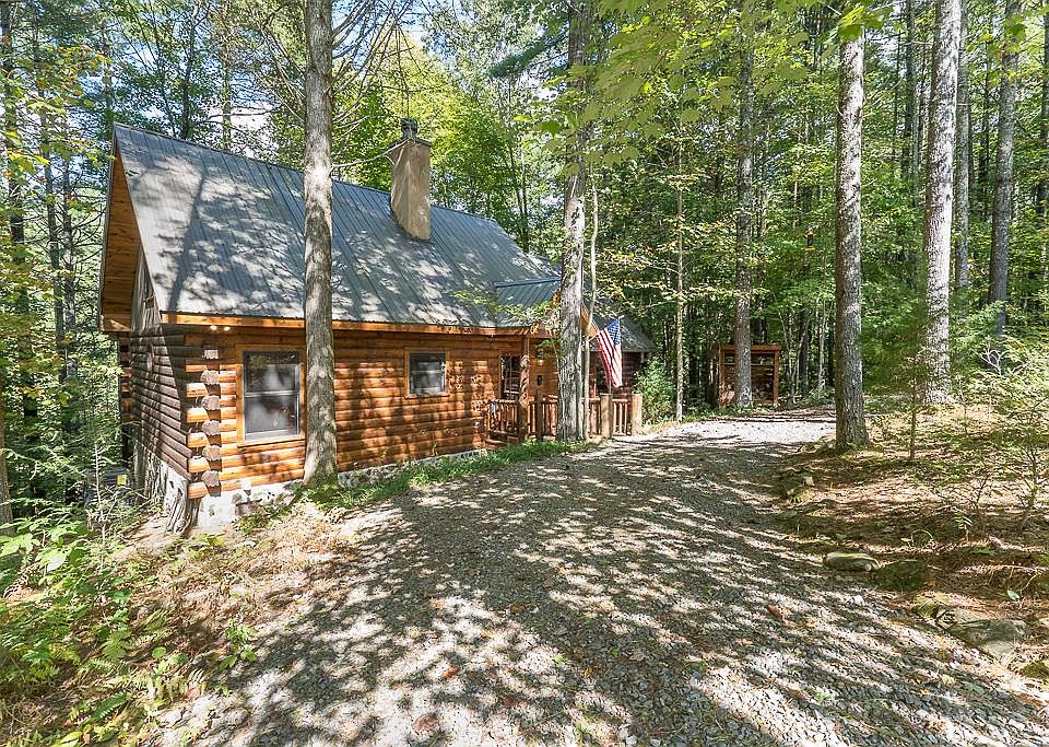1st image of 399 Vineyard Creek Way