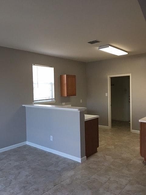 Dining to Kitchen