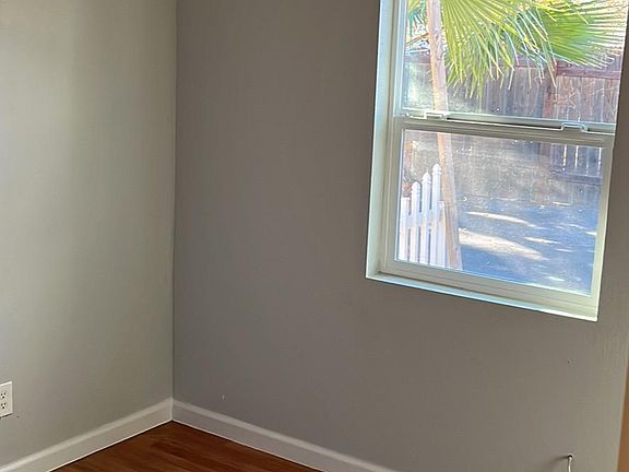 4th image of 1216 Los Robles Blvd #1