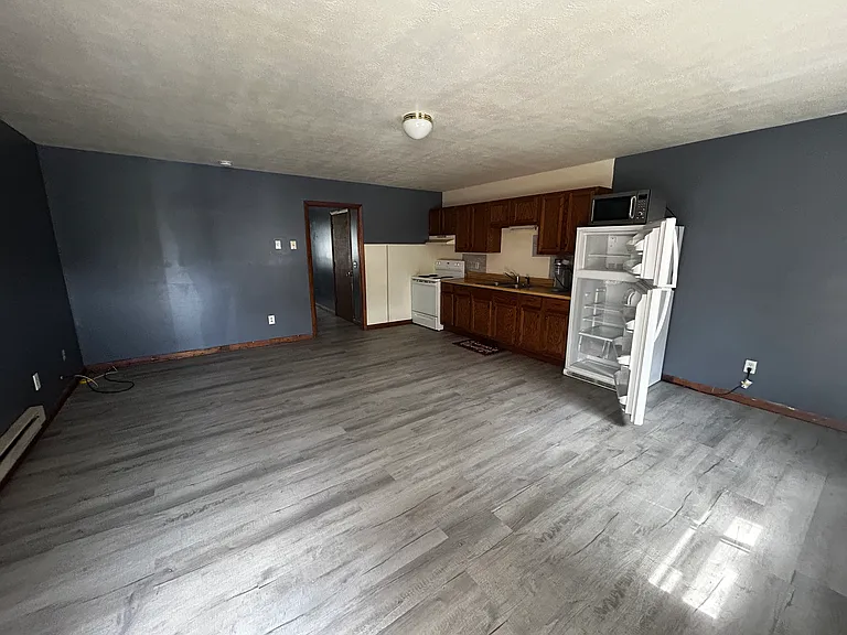 1750 Jonathan Creek Rd #J — Photo 2