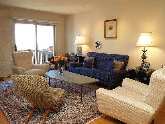 5th image of 242 Crescenzi Ct