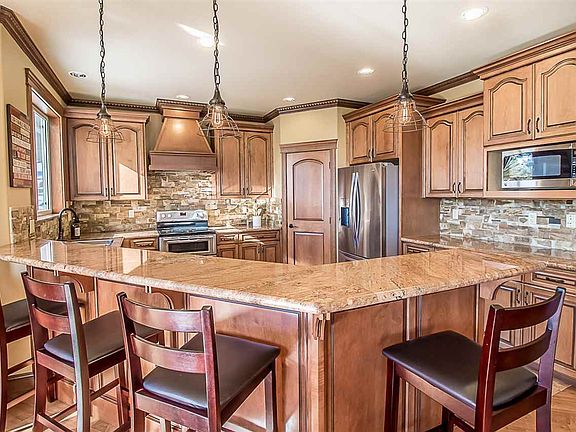 3rd image of 5607 N Hermosa Ct