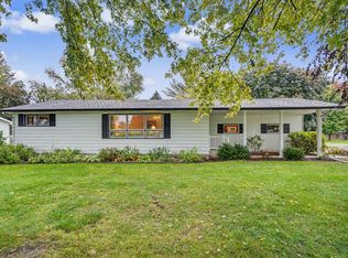 102 Rainbow Dr, Fairbank, IA 50629