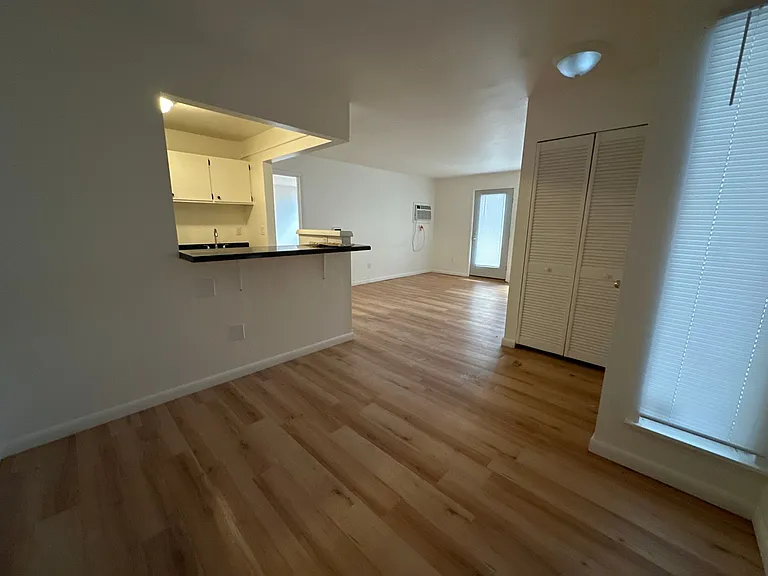 University Park Apartments near Cornell University — Photo 157