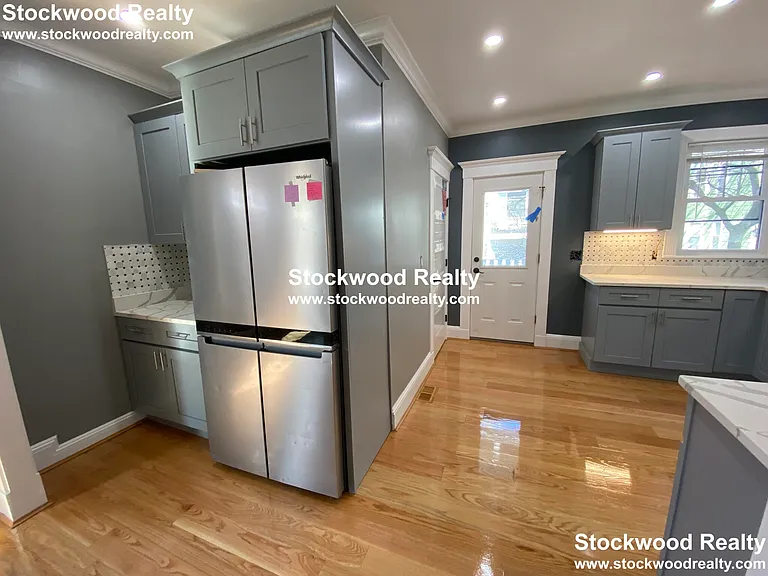 25 Hinckley St #3 — Photo 8