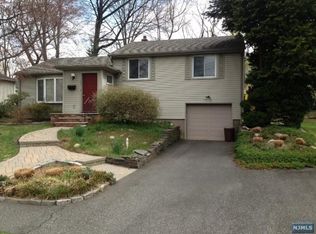 145 Crescent St, Closter, NJ 07624