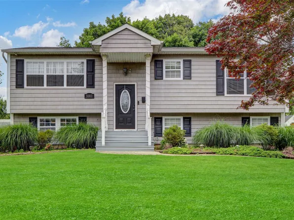 3103 New London Avenue, Medford, NY 11763