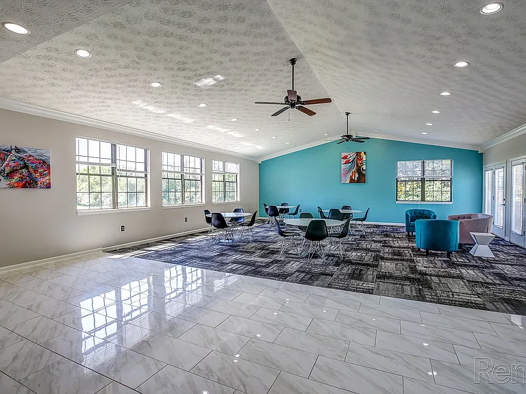 Georgetown Oaks Apartments — Photo 43