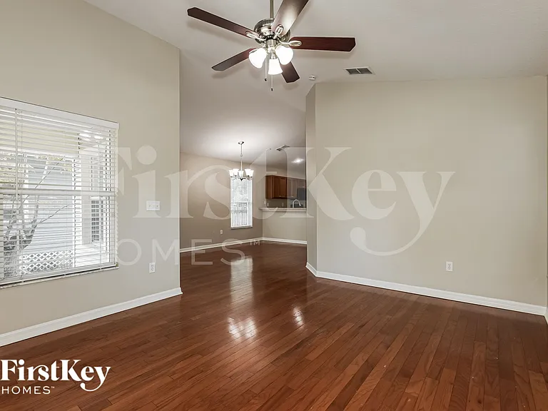 1736 W Pine St — Photo 5
