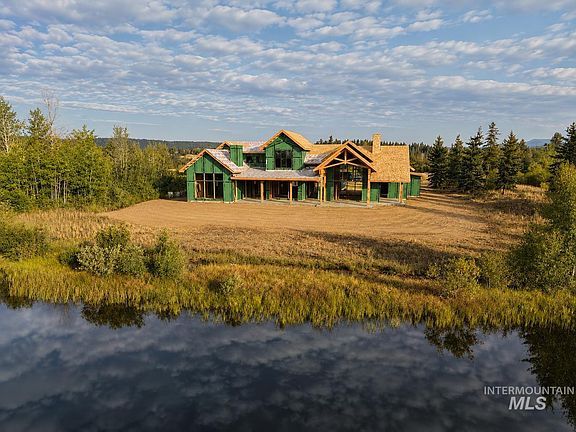 4th image of 204 Rawhide Loop