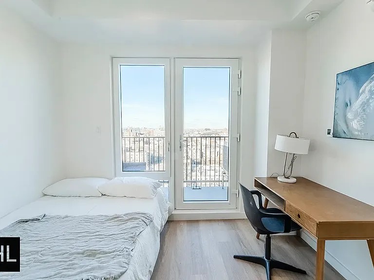 931 Carroll St #C1010 — Photo 6