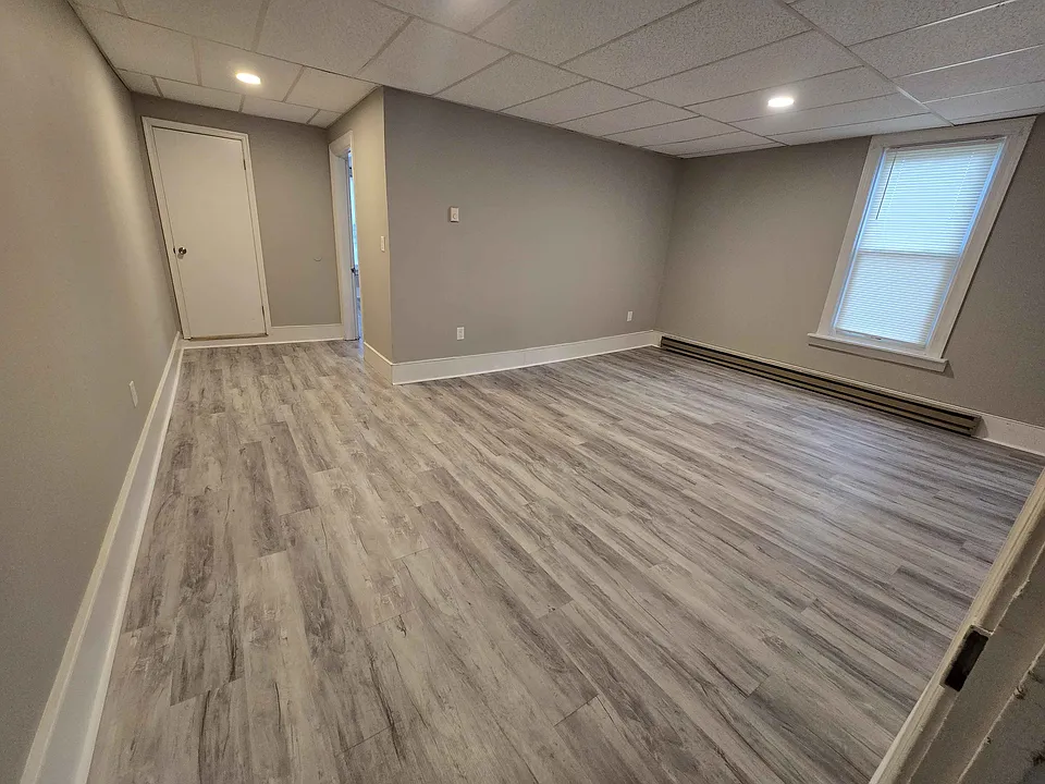 8 S York St #2