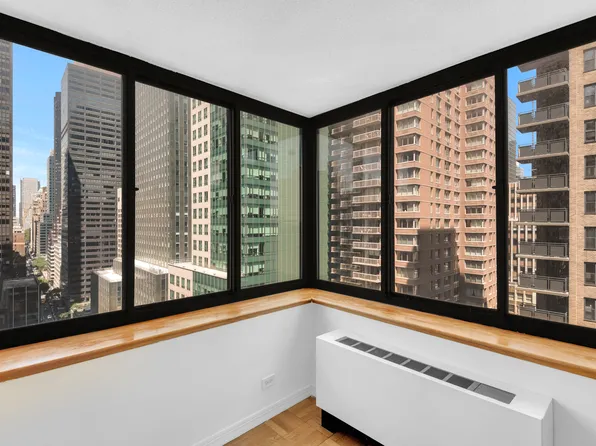 250 East 40th Street image 3 of 9