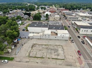 226 E Blackhawk Ave, Prairie Du Chien, WI 53821