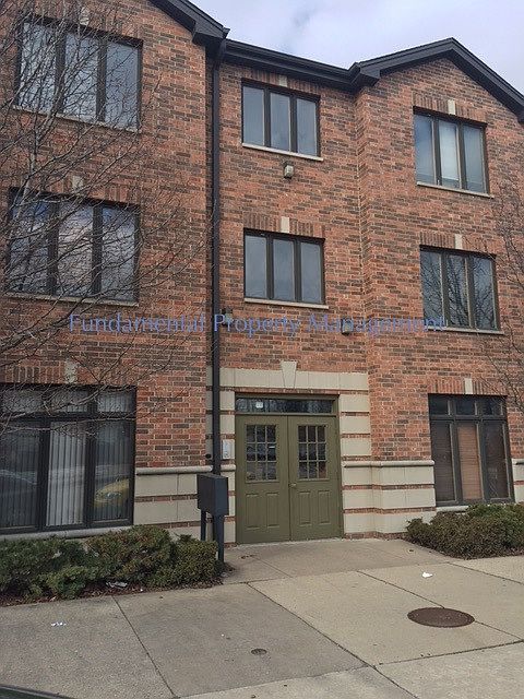 1st image of 3126 Oak Park Ave Unit 2N