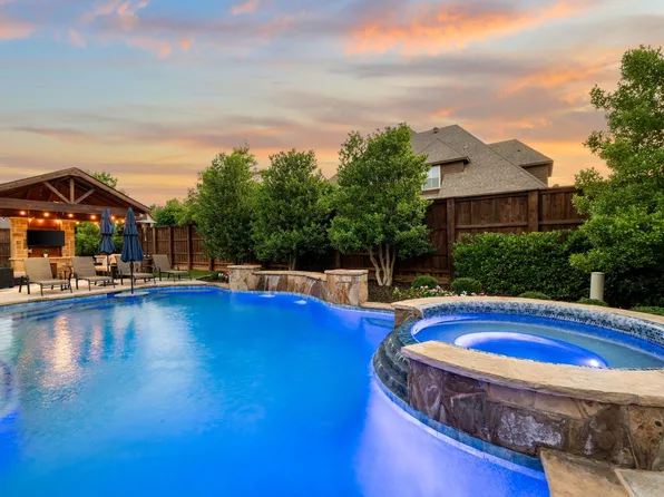 8001 Seville Dr, North Richland Hills, TX 76182