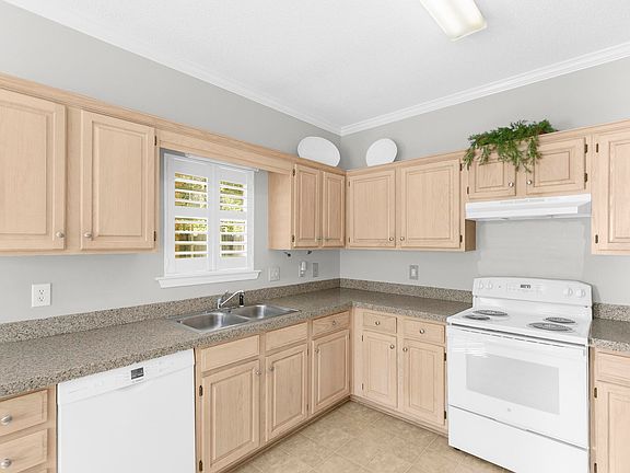 4th image of 158 Sugar Dr
