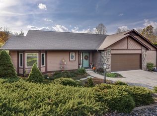 14 Zachary Ridge Rd, Asheville, NC 28804