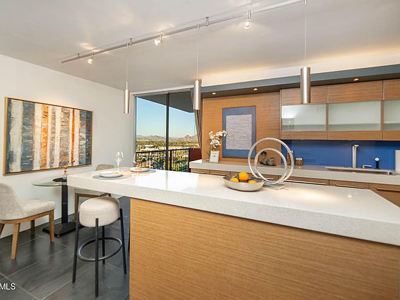 3rd image of 2323 N CENTRAL Avenue #1401