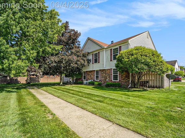35638 Stillmeadow Ln, Clinton Township, MI 48035