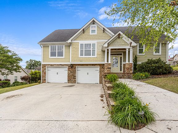 5th image of 27 Running Oak Dr
