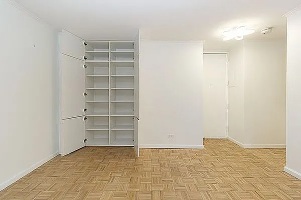 Sold by Park River | media 4