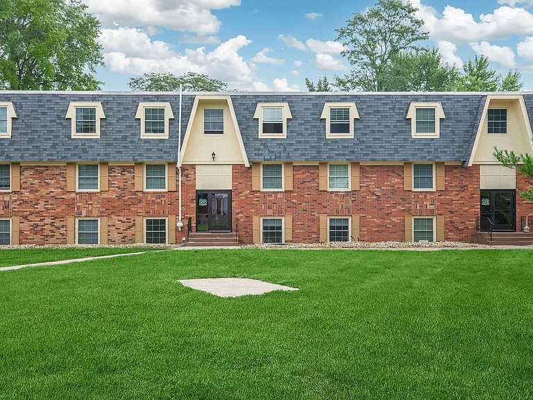 Homewood Manor — Photo 19