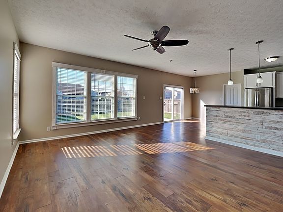 3rd image of 8809 New Heritage Dr