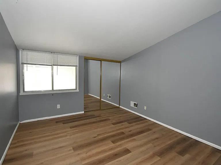 9010 N 95th St #C — Photo 7