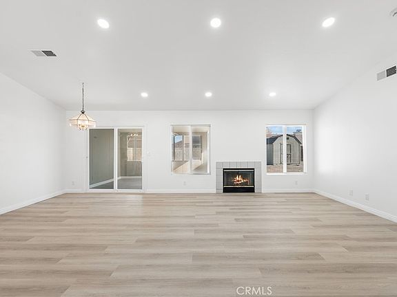 4th image of 44238 Encanto Way