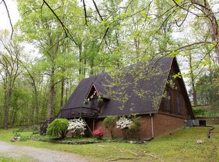 2052 Lake Rd, Greenbrier, TN 37073