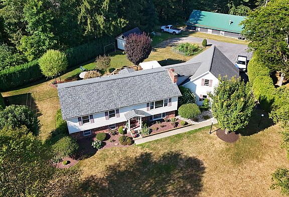 5th image of 70 Sloping View Dr