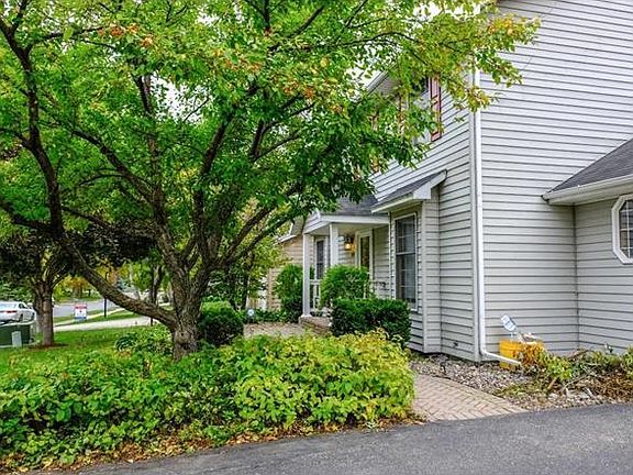 2nd image of 5859 S Park Dr