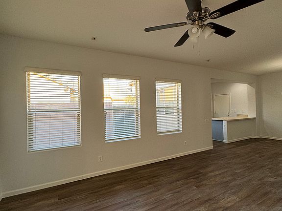 5th image of 951 E Cherry Hills Dr