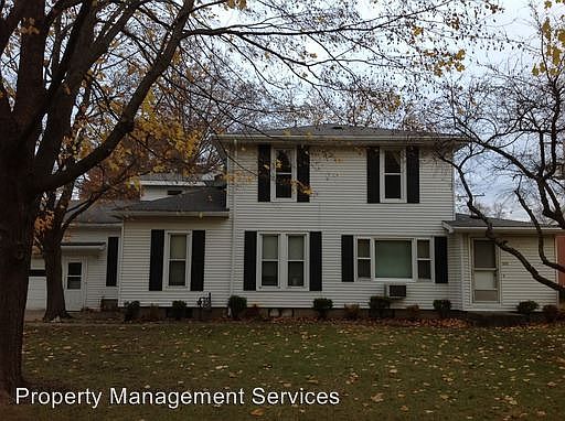 1st image of 111 River Vista Dr