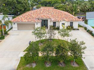 2011 SW 36th Ave, Fort Lauderdale, FL 33312