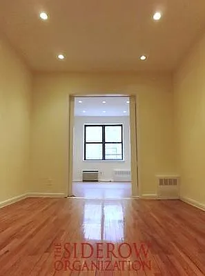 Rented by Siderow Residential Group | media 4