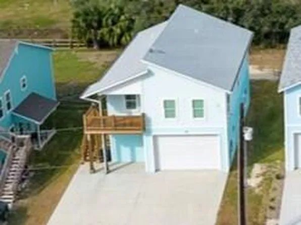 1723 S Verne St, Rockport, TX 78382