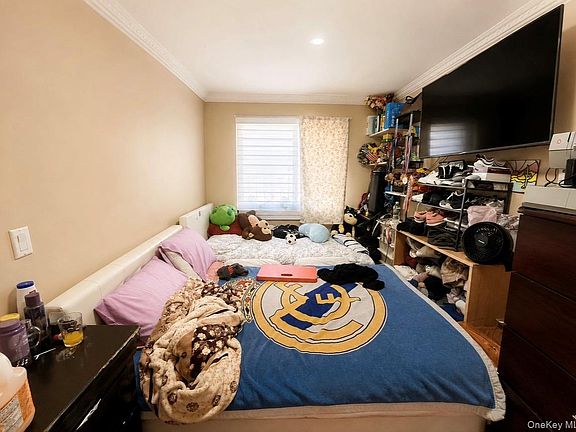 3rd image of 10421 39th Avenue #211C