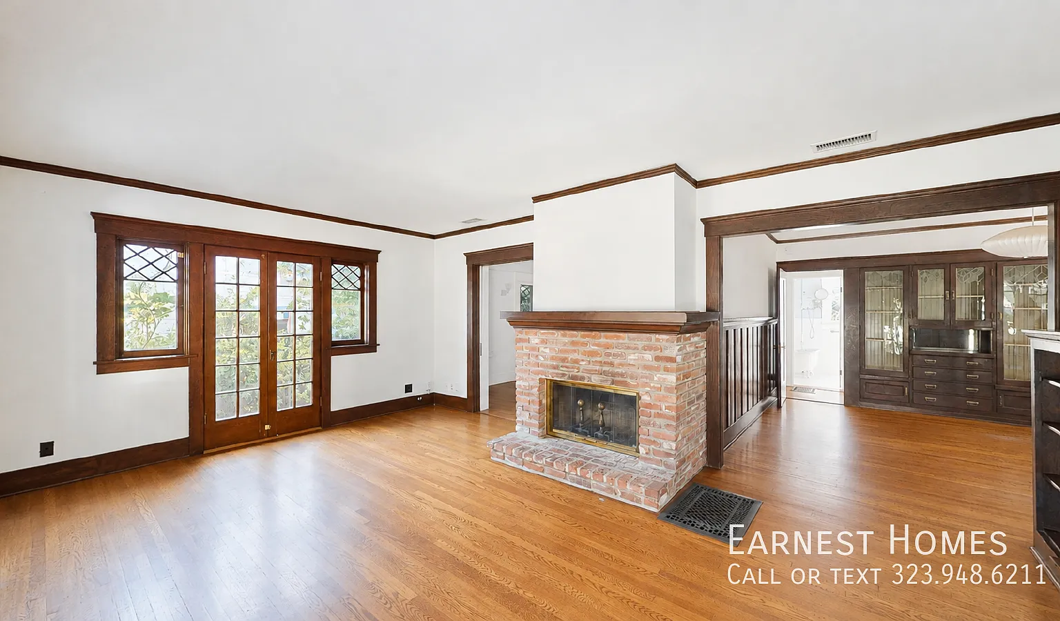 2 + 1 Beautiful Pasadena Home with Yard and Flexible Bonus Space — Photo 2
