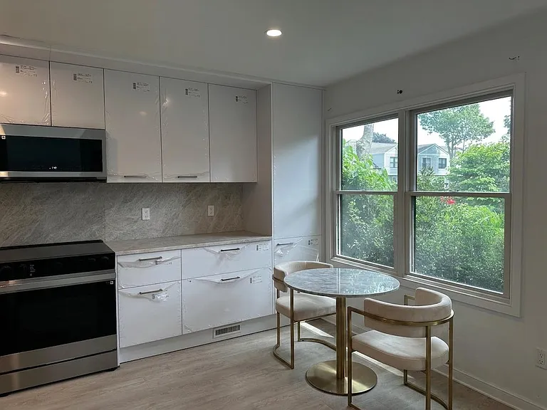 50 Hubbard Ln #7 — Photo 12