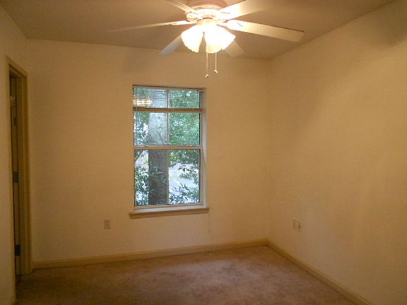 4th image of 1609 W Pensacola St APT 222