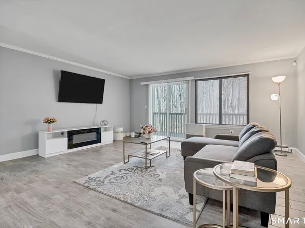 21 Hawthorn Court #21, Cromwell, CT 06416