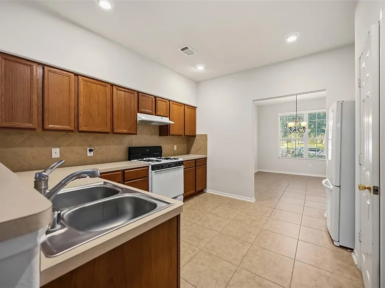 29526 Winton Wood Way — Photo 7