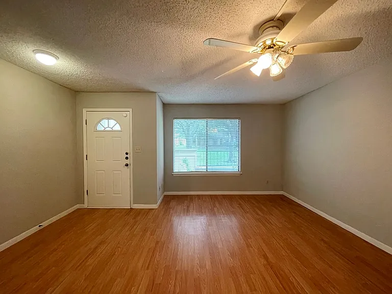 9502 Quail Village Ln — Photo 4