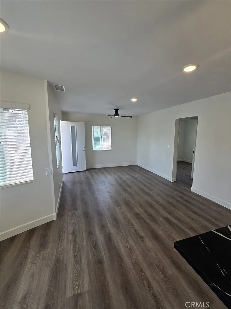 6 bed, 2023 sqft, $7,500 — Photo 3