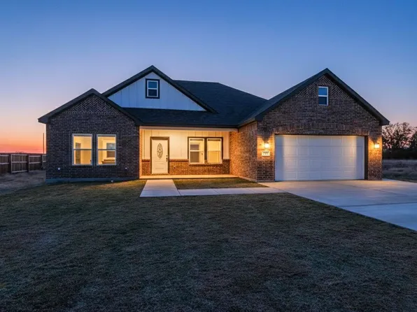 740 Section House Rd, Ennis, TX 75119