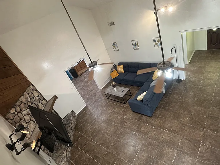 2385 Leonard Rd — Photo 6