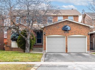 2093 The Chase, Mississauga, ON L5M3B8